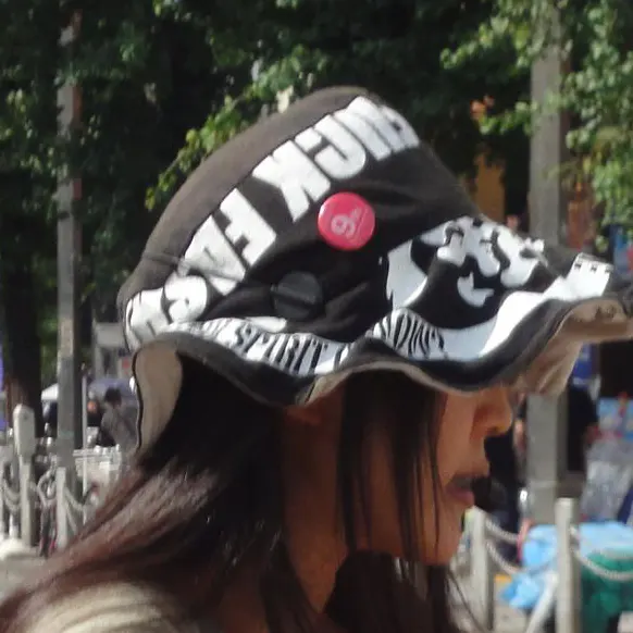 栗原優 with 鈴木峻<br>街頭行動<br>at 新宿アルタ横<br>photo by ichiro matsui<br>2013.7.21.