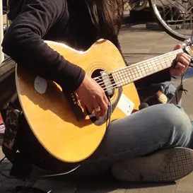 栗原優 with 鈴木峻<br>街頭行動<br>at 新宿西口スバルビル前<br>photo by ichiro matsui<br>2014.3.9.